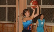В Учалах у девушек