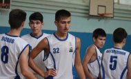 Обидное поражение от юниоров