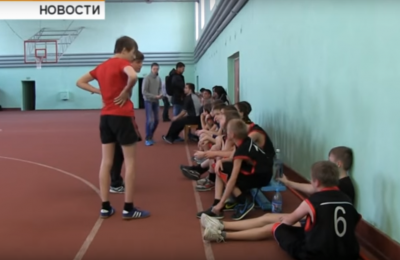 Младшие школьники взяли верх над соперниками в зональном этапе ШБЛ “Оранжевый мяч”